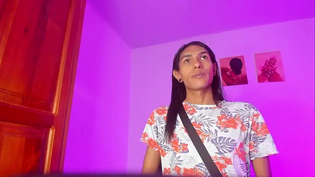 ValeryTs1 online show from June 18, 2026, 6:13 pm