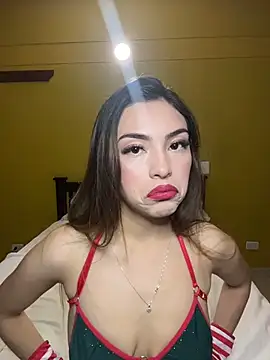 CELESTEANDBOSS online show from December 17, 2025, 3:33 am