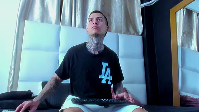 Andrew sanders68 online show from February 4, 2026, 7:20 pm