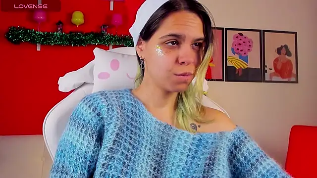 LiraBelle online show from December 17, 2025, 3:22 am