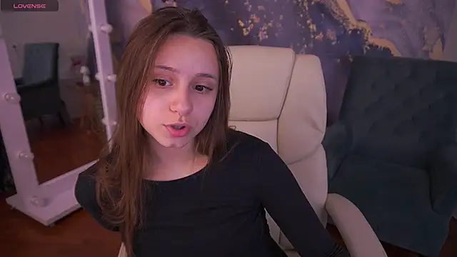 TinyNatalie online show from May 2, 2026, 6:07 am