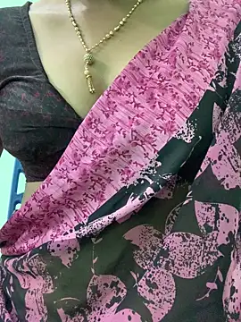 honeygirl6996 online show from July 4, 2026, 7:04 am