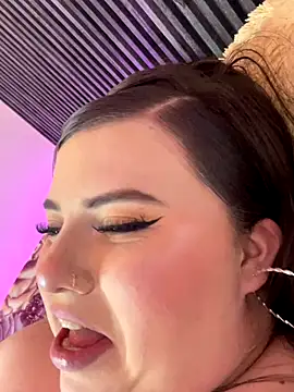 Kitty Bms  online show from December 13, 2025, 8:04 pm