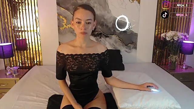 MiticaBrennet  online show from February 21, 2026, 6:15 am