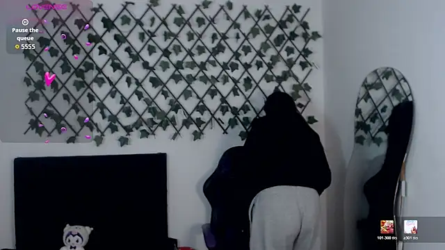 dulcinea77gp online show from February 24, 2026, 4:13 am