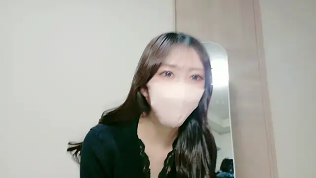 Snapshot of alicechan_v chatting on April 21, 2026, 11:28 am alicechan v online show from April 21, 2026, 11:28 am