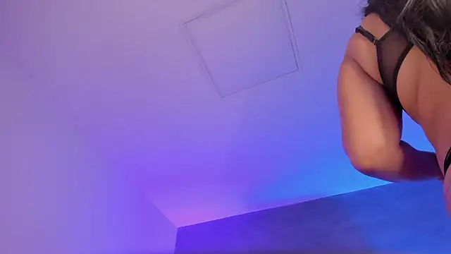 alejandrarojas  online show from January 12, 2026, 1:40 pm