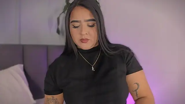 alejandrarojas  online show from June 30, 2026, 7:47 pm