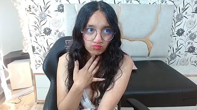 rosee tay1 online show from February 2, 2026, 3:27 am