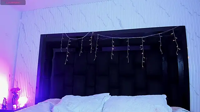 DeboraCopper online show from April 11, 2026, 7:05 am