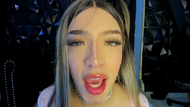 DeboraCopper online show from March 25, 2026, 12:33 am