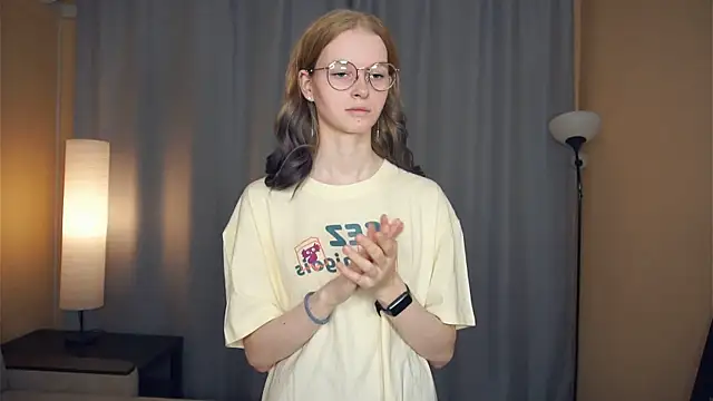 ToyaPletz online show from November 28, 2025, 5:24 pm