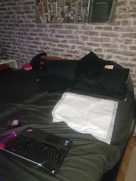 Snapshot of SquirtPassion1995 chatting on April 3, 2026, 7:42 pm SquirtPassion1995 online show from April 3, 2026, 7:42 pm