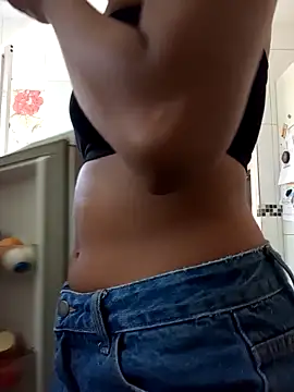 EweXZZ online show from February 17, 2026, 5:43 pm