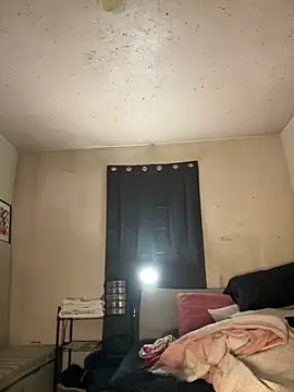 Goldenmami online show from December 16, 2025, 9:41 pm