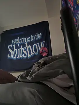 Goldenmami online show from December 2, 2025, 7:37 pm