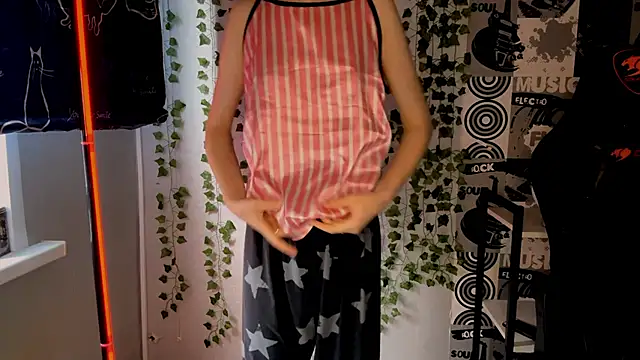 helgicuteness online show from February 12, 2026, 11:54 am