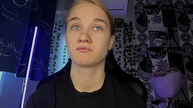 helgicuteness online show from March 22, 2026, 8:38 am