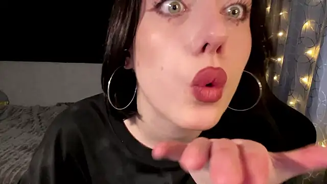 Meowluly online show from February 9, 2026, 12:52 am