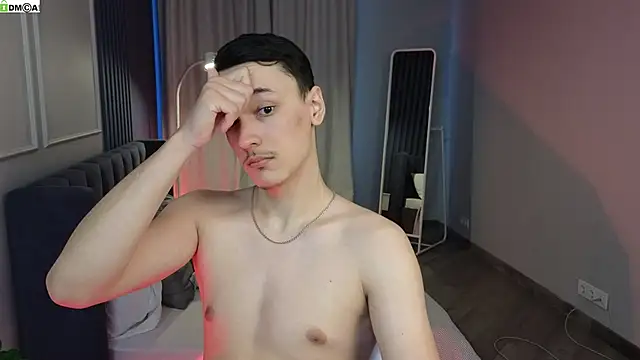 MoonlinSkinn online show from March 21, 2026, 1:07 am