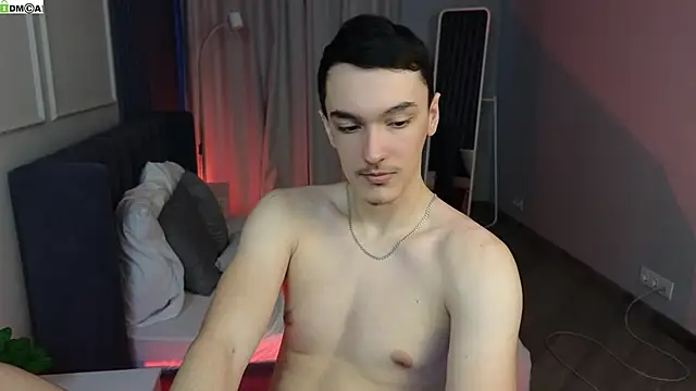 MoonlinSkinn online show from March 19, 2026, 1:05 am