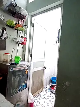 LianLaz online show from February 19, 2026, 1:30 pm