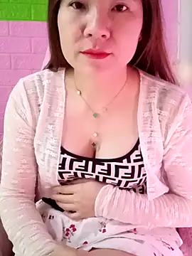 Snapshot of Lily-ross22 chatting on February 13, 2026, 3:17 am Lily-ross22 online show from February 13, 2026, 3:17 am