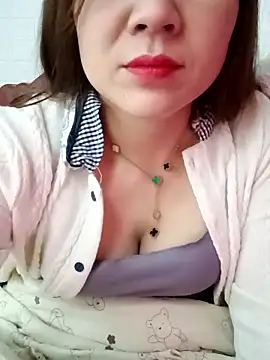 Snapshot of Lily-ross22 chatting on February 10, 2026, 4:28 pm Lily-ross22 online show from February 10, 2026, 4:28 pm