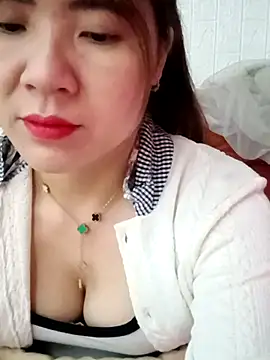 Snapshot of Lily-ross22 chatting on February 10, 2026, 4:22 am Lily-ross22 online show from February 10, 2026, 4:22 am