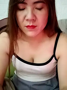 Snapshot of Lily-ross22 chatting on February 24, 2026, 3:07 am Lily-ross22 online show from February 24, 2026, 3:07 am