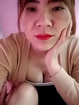 Snapshot of Lily-ross22 chatting on February 6, 2026, 3:35 am Lily-ross22 online show from February 6, 2026, 3:35 am