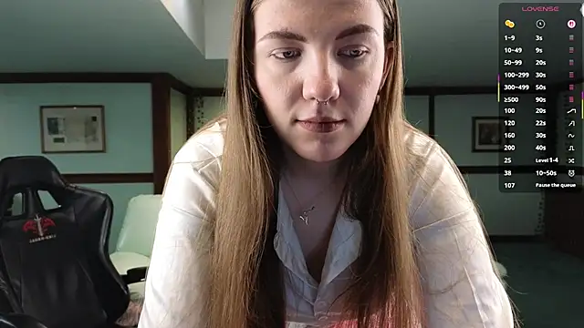 KiraRustle online show from February 2, 2026, 2:43 am