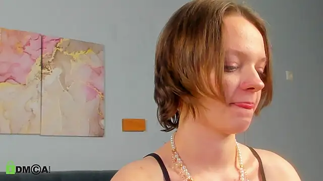 Olivia Riesz online show from May 7, 2026, 1:32 am