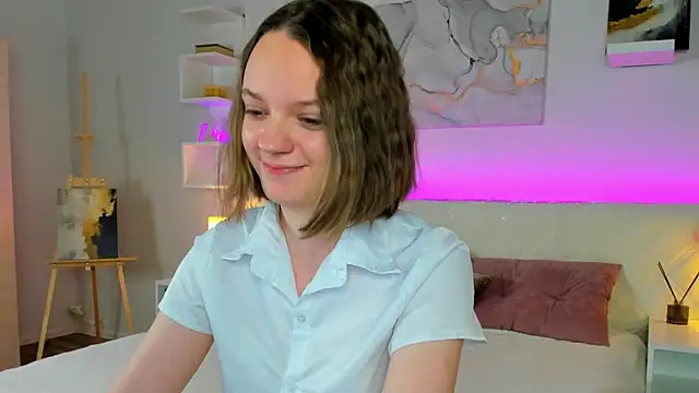 Olivia Riesz online show from December 1, 2025, 2:12 am