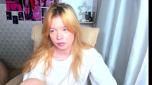 AlysaMeow online show from November 25, 2025, 8:03 am