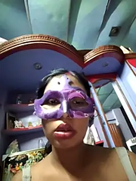 aarti03fb online show from June 25, 2026, 6:13 pm