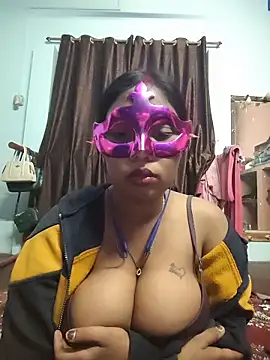 aarti03fb online show from February 14, 2026, 9:37 pm