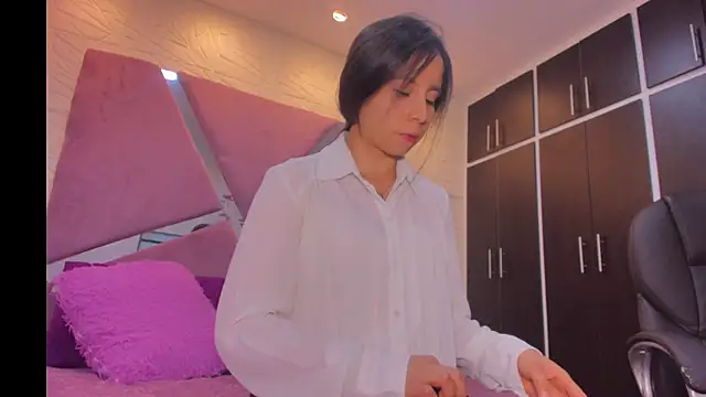 sol-angel online show from June 12, 2026, 4:05 pm