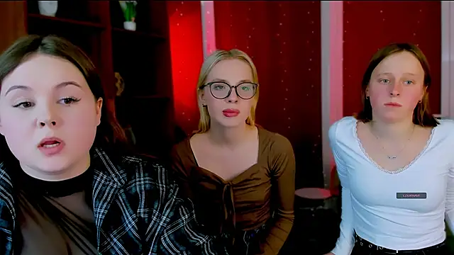 candy flossie1 online show from February 23, 2026, 7:47 pm