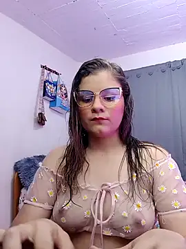 AmayaVale online show from February 11, 2026, 8:52 pm