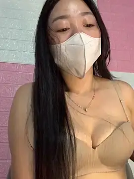 lana-kan online show from May 15, 2026, 3:37 am