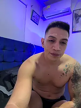 Snapshot of OliverWest04 chatting on January 9, 2026, 10:00 am OliverWest04 online show from January 9, 2026, 10:00 am