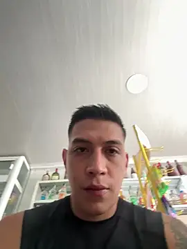 Snapshot of OliverWest04 chatting on January 10, 2026, 7:31 pm OliverWest04 online show from January 10, 2026, 7:31 pm