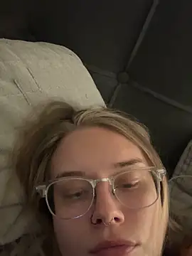 babyblue977 online show from December 23, 2025, 3:06 am