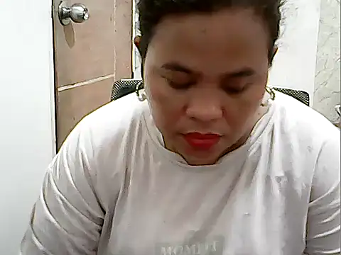 cutechubby online show from May 5, 2026, 10:13 pm