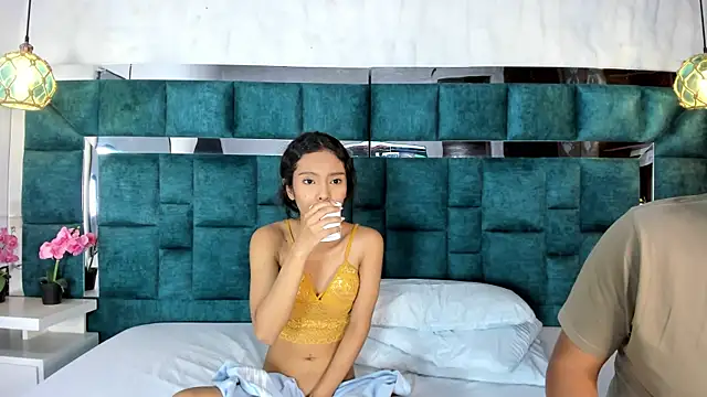  bonnyandclyde online show from February 5, 2026, 1:18 pm