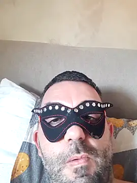 Snapshot of Vampiro83zz chatting on June 20, 2026, 1:05 pm Vampiro83zz online show from June 20, 2026, 1:05 pm