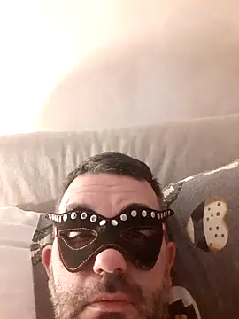 Vampiro83zz online show from June 22, 2026, 9:23 pm