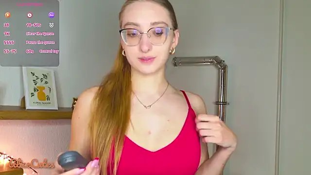 AliceCutes online show from February 28, 2026, 1:11 pm