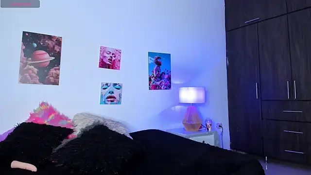 camila hott69  online show from March 19, 2026, 3:17 am